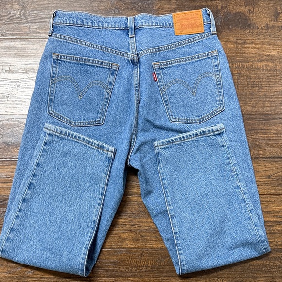 Levi's Light Blue Cropped Jeans size 30 - Picture 2 of 5